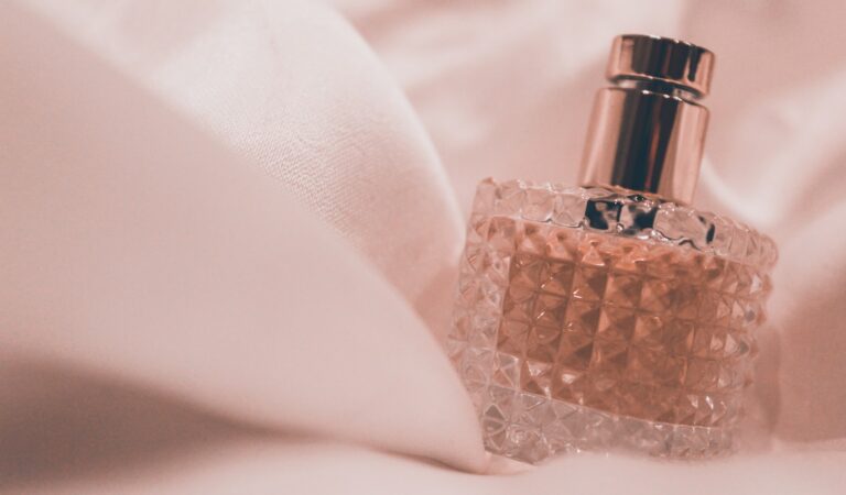 How to Choose the Most Beautiful Perfume for You