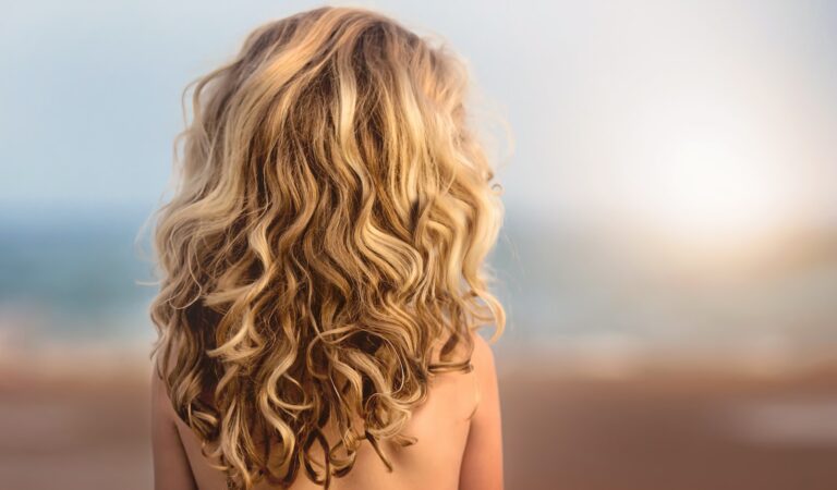 Curls Without Heat: A Guide Through Natural Beauty!