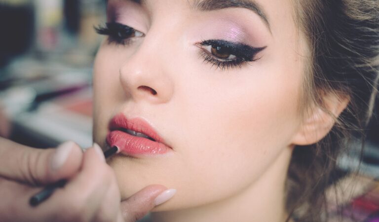 Top 6 Great Tips for Perfectly Drawn Lips!