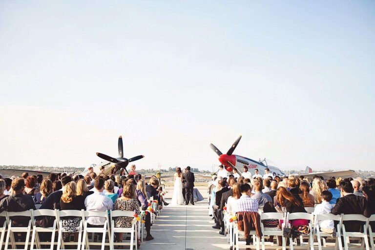 Amor por las nubes: Ideas poco convencionales para bodas en aviones